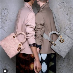 Meet your Posher, Ana